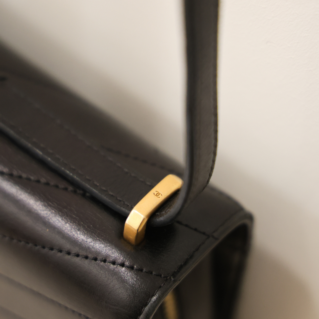CHANEL - Noir & Bandoulière Bijou