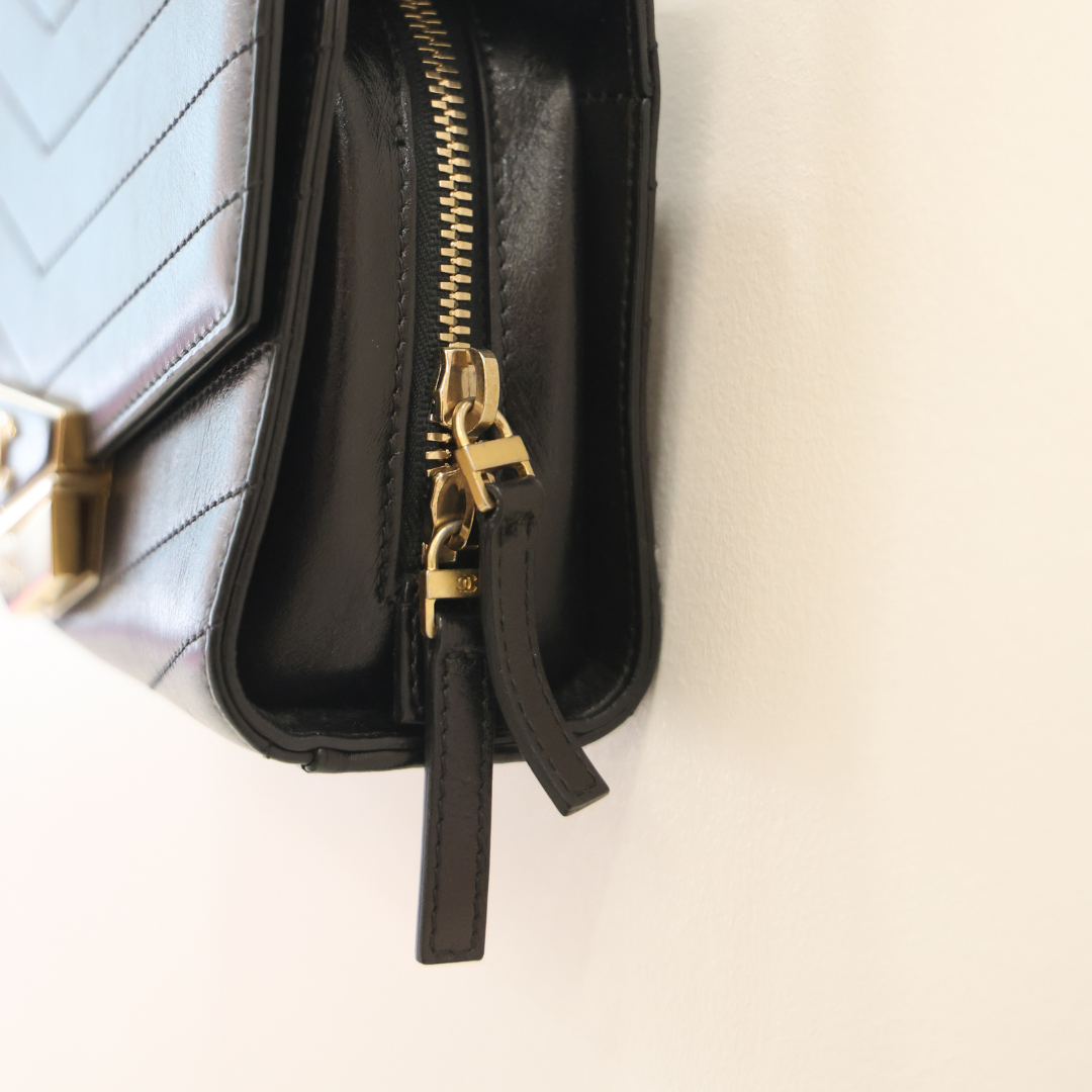 CHANEL - Noir & Bandoulière Bijou