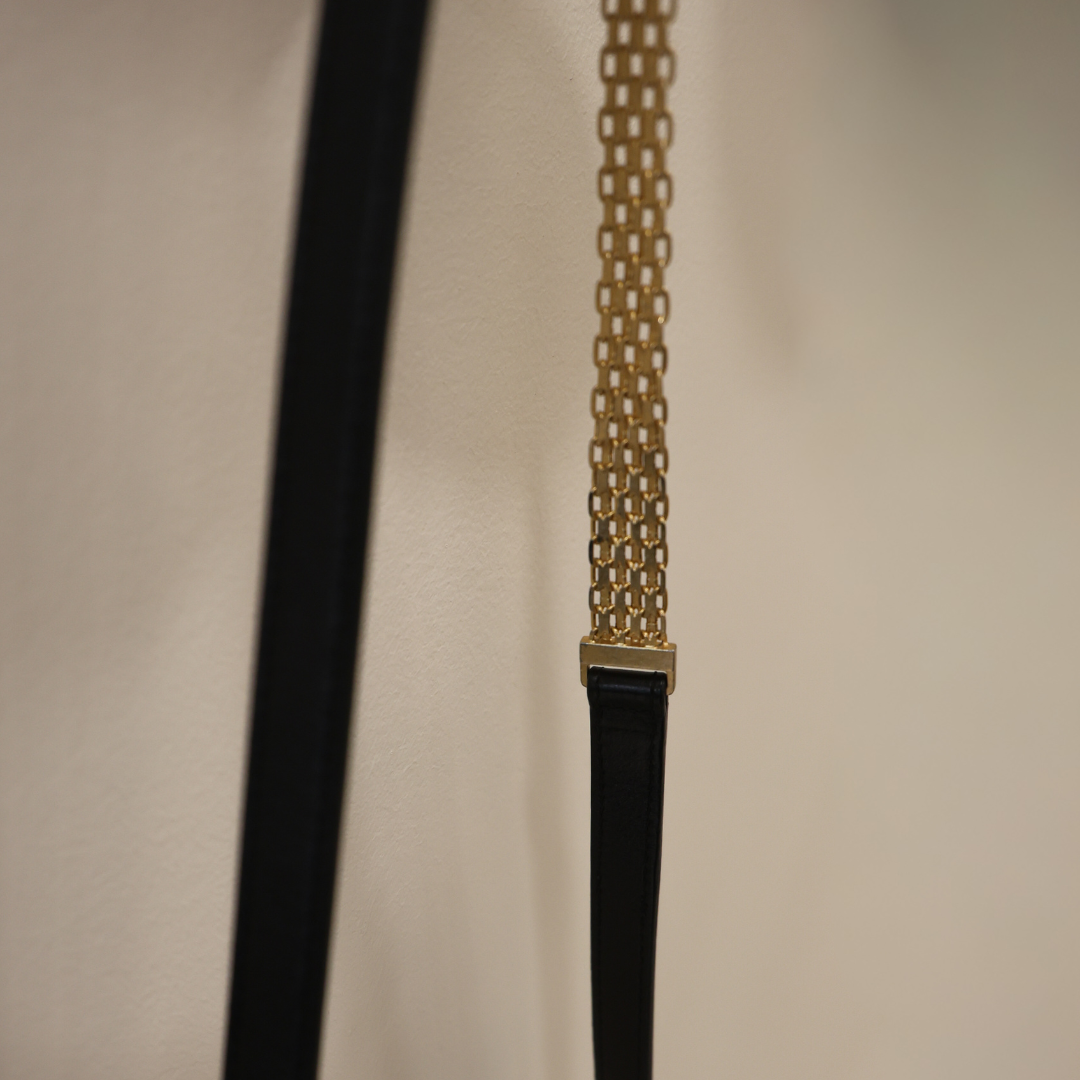 CHANEL - Noir & Bandoulière Bijou