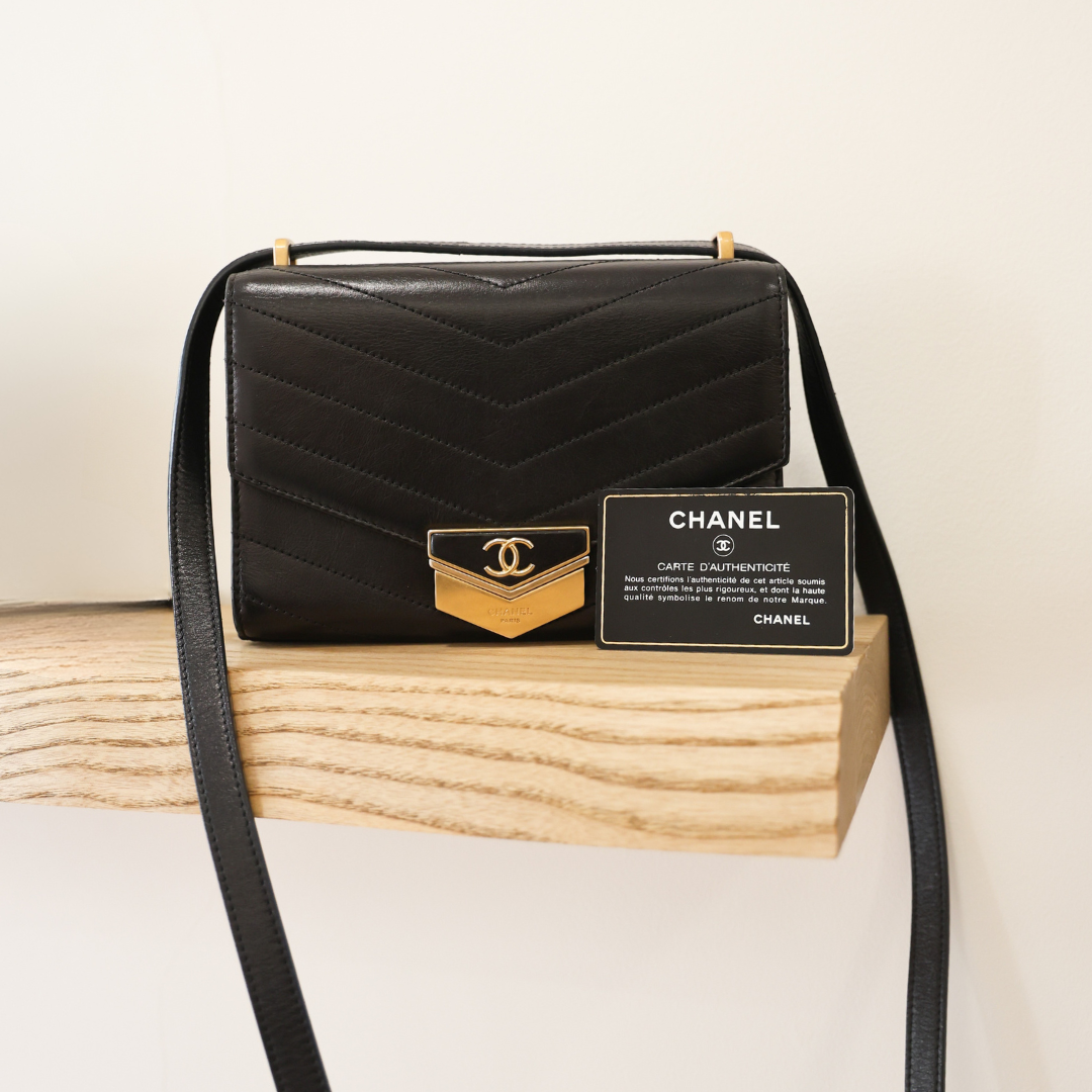 CHANEL - Noir & Bandoulière Bijou