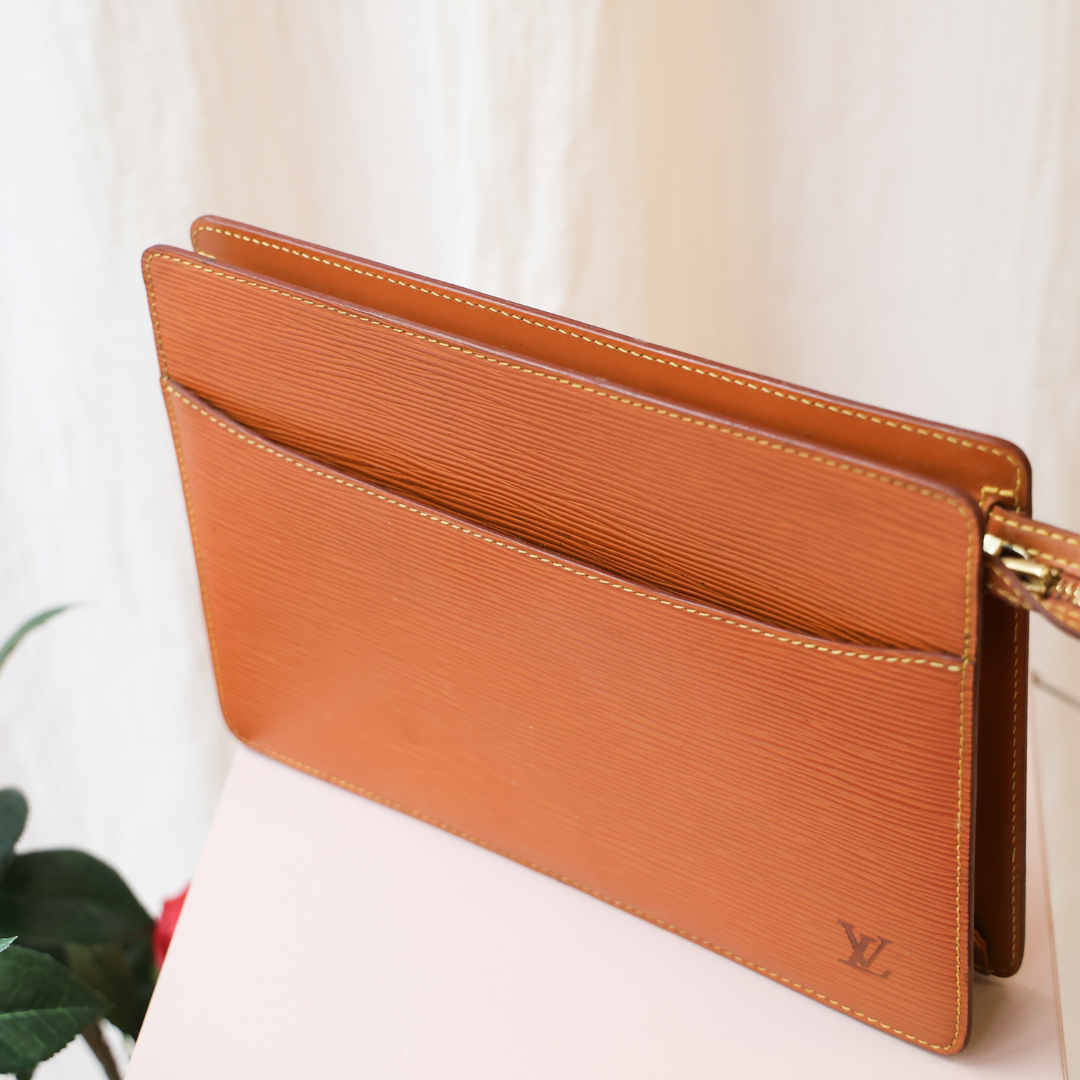 LOUIS VUITTON - Pochette Épi Orange