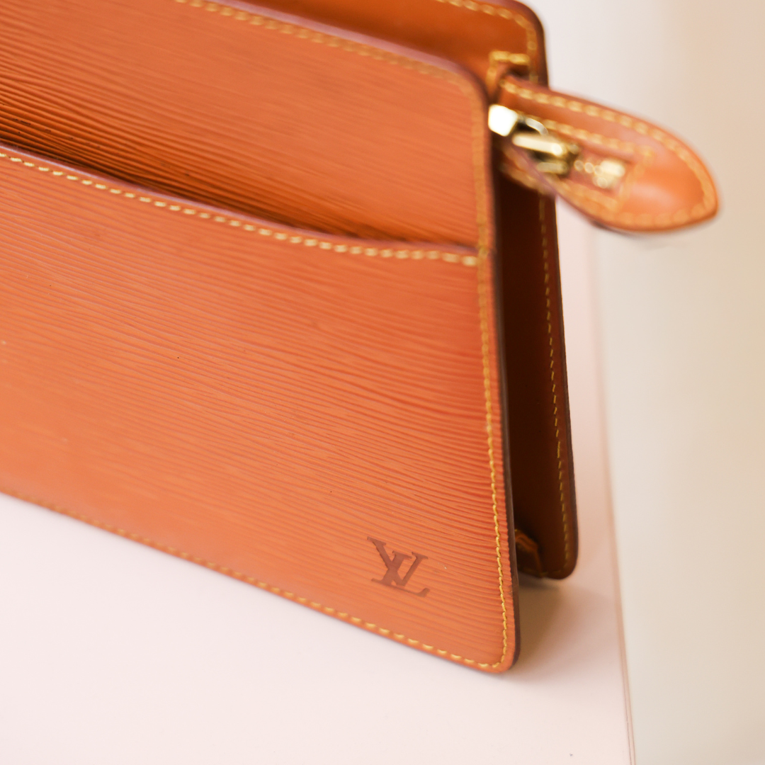 LOUIS VUITTON - Pochette Épi Orange