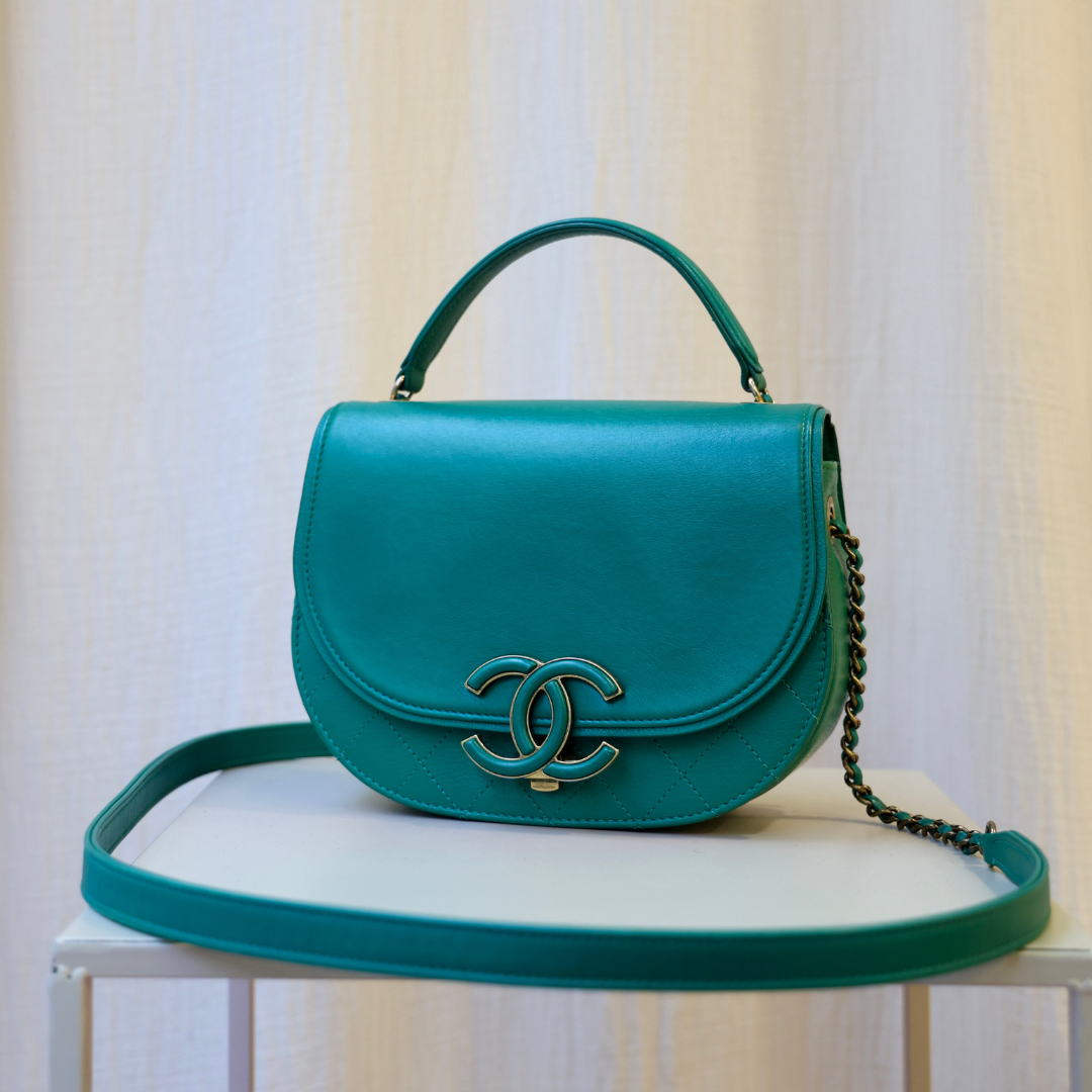 CHANEL - Coco Curve Green