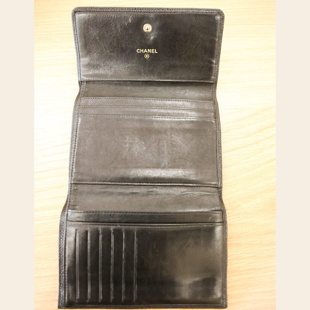CHANEL - Portefeuille noir grainé