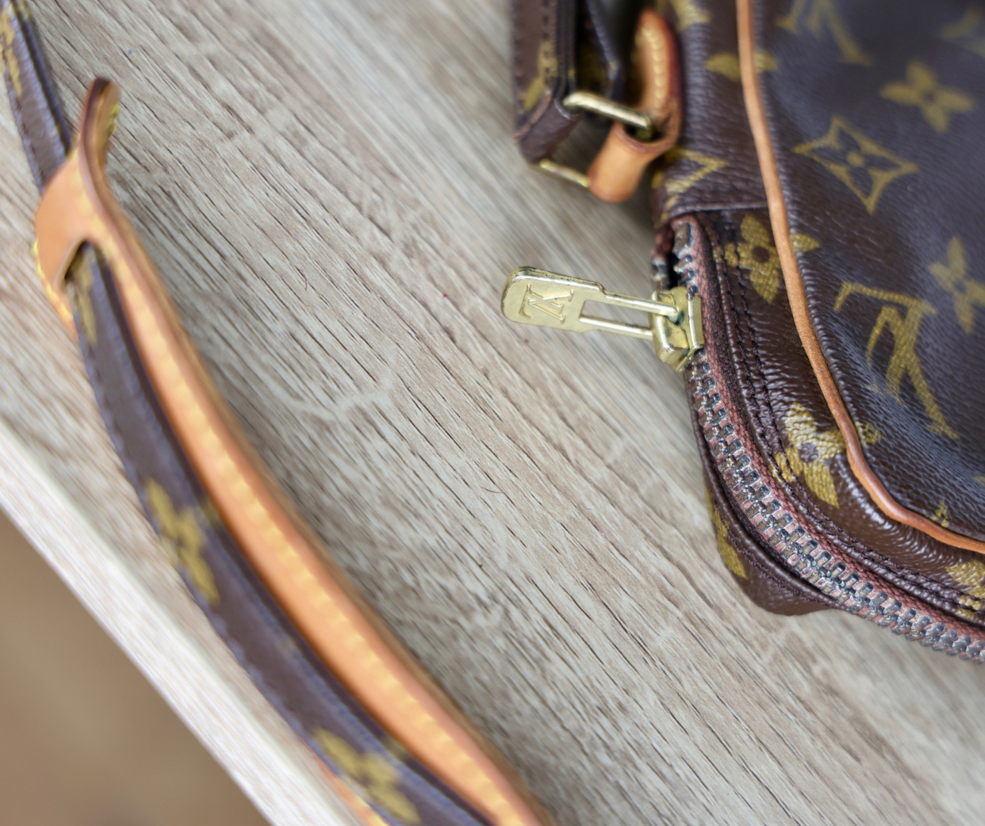 LOUIS VUITTON - Mini bag
