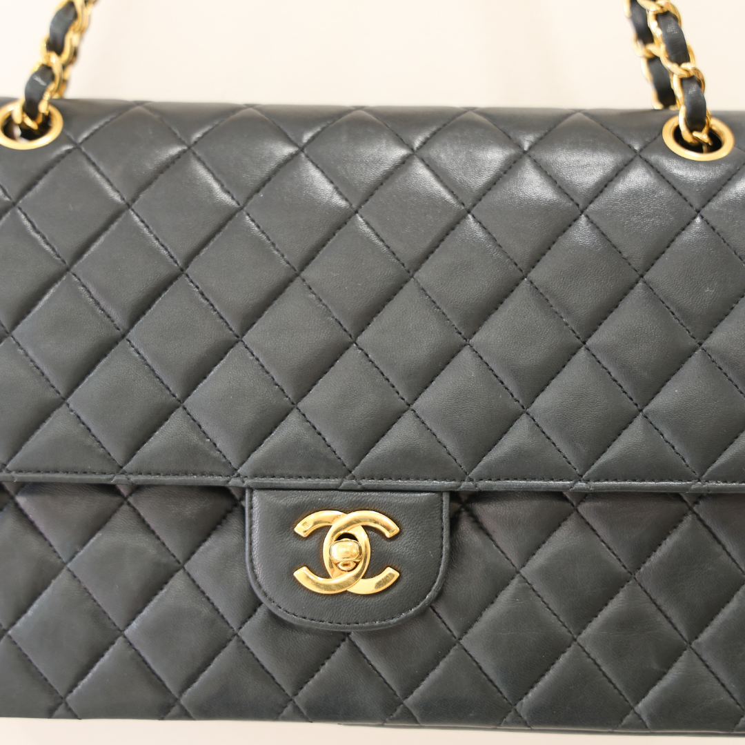 CHANEL - Classique Timeless 27