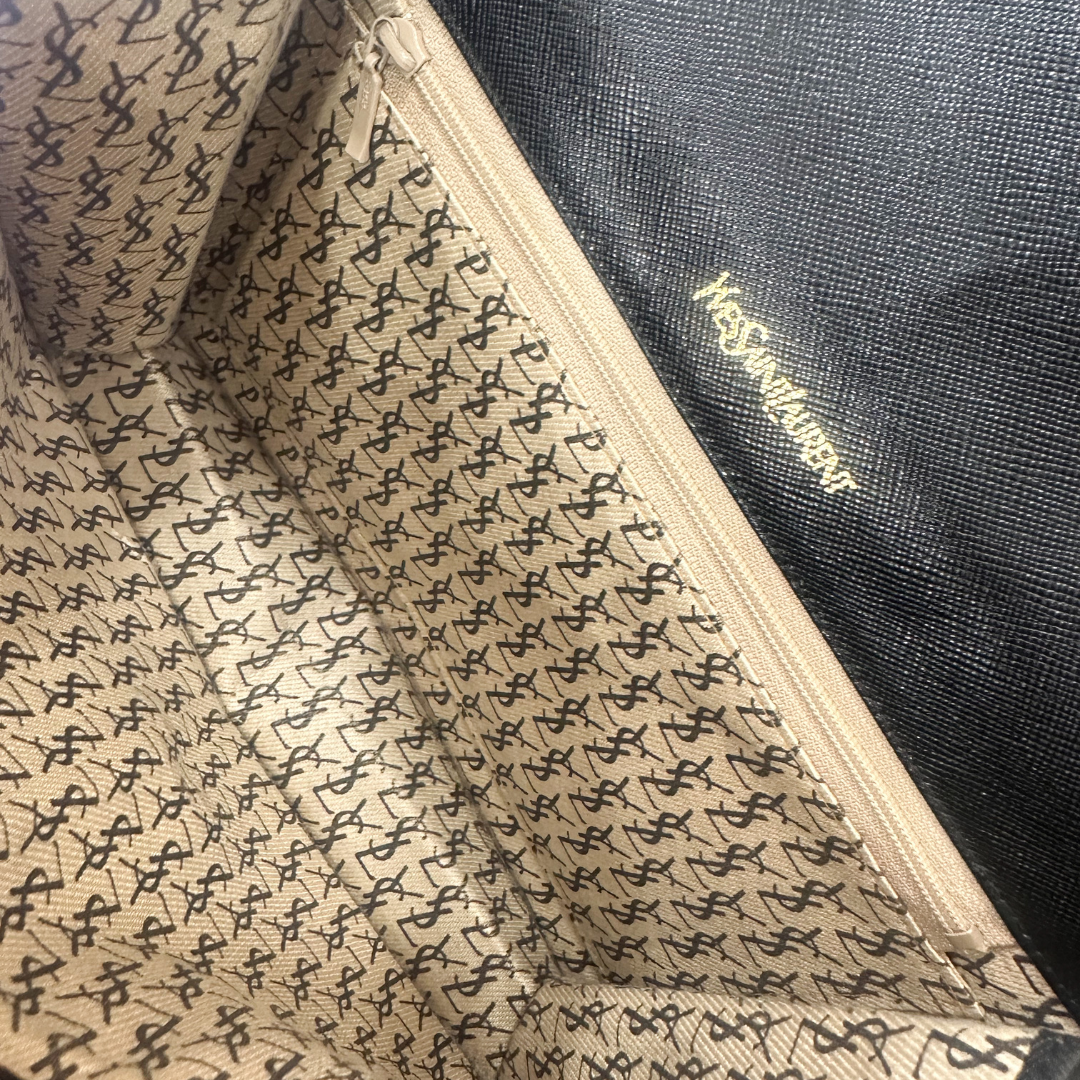 YVES SAINT LAURENT - Pochette
