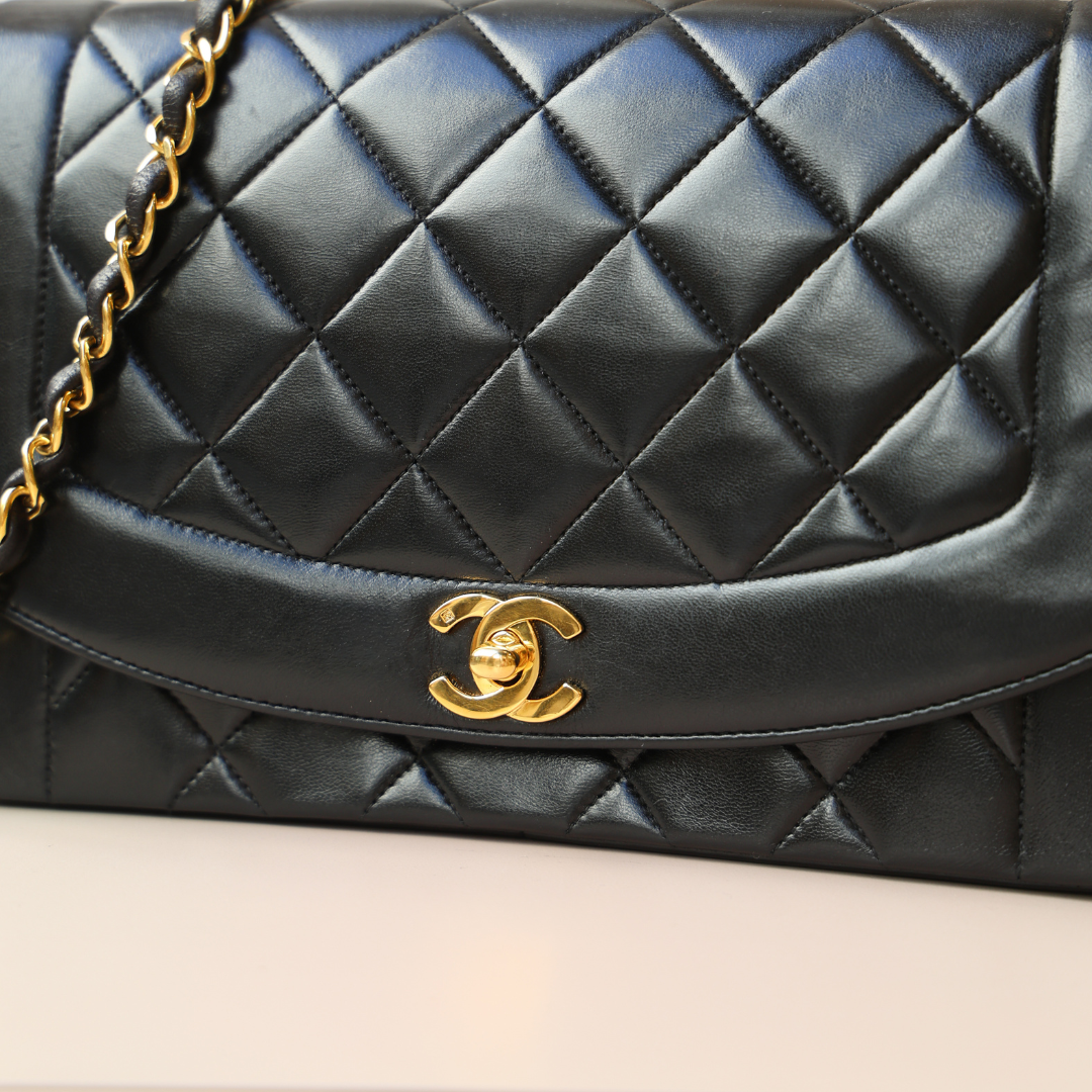 CHANEL - DIANA 25