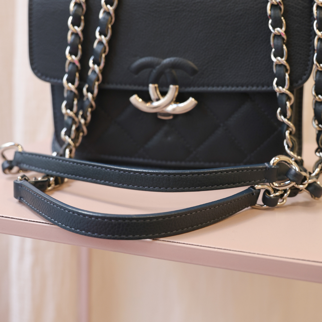 CHANEL - Half CC Blue Crush