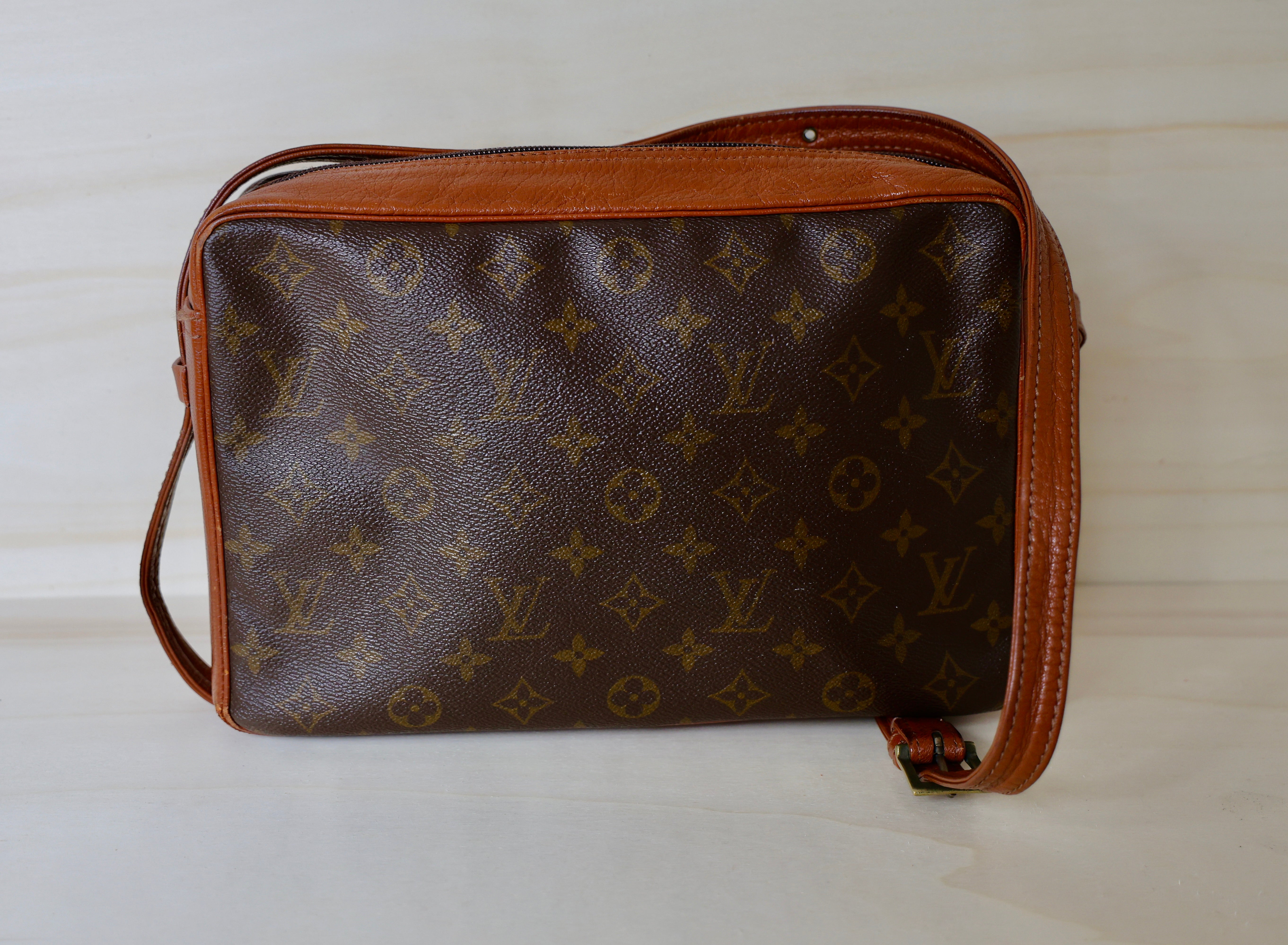 Louis Vuitton - Sac Besace