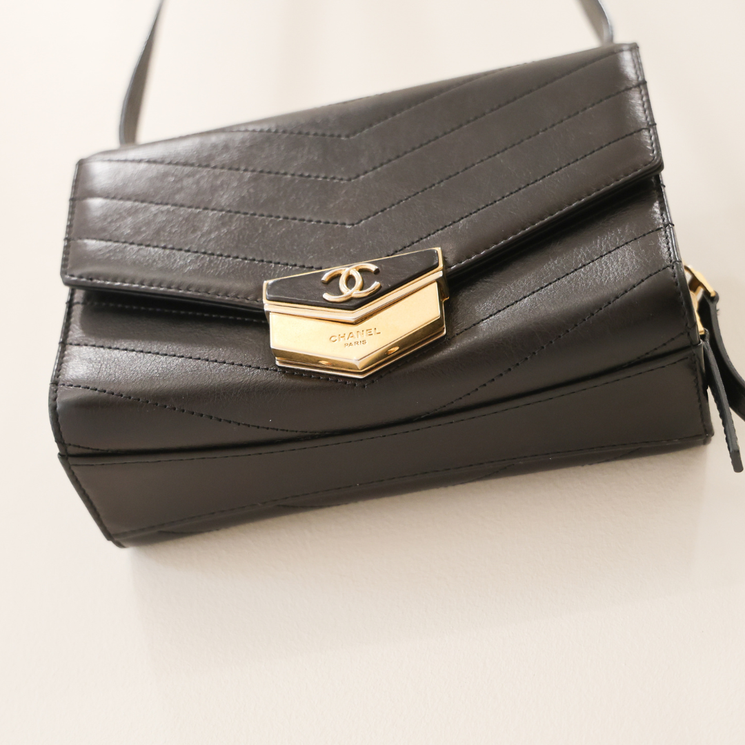 CHANEL - Noir & Bandoulière Bijou