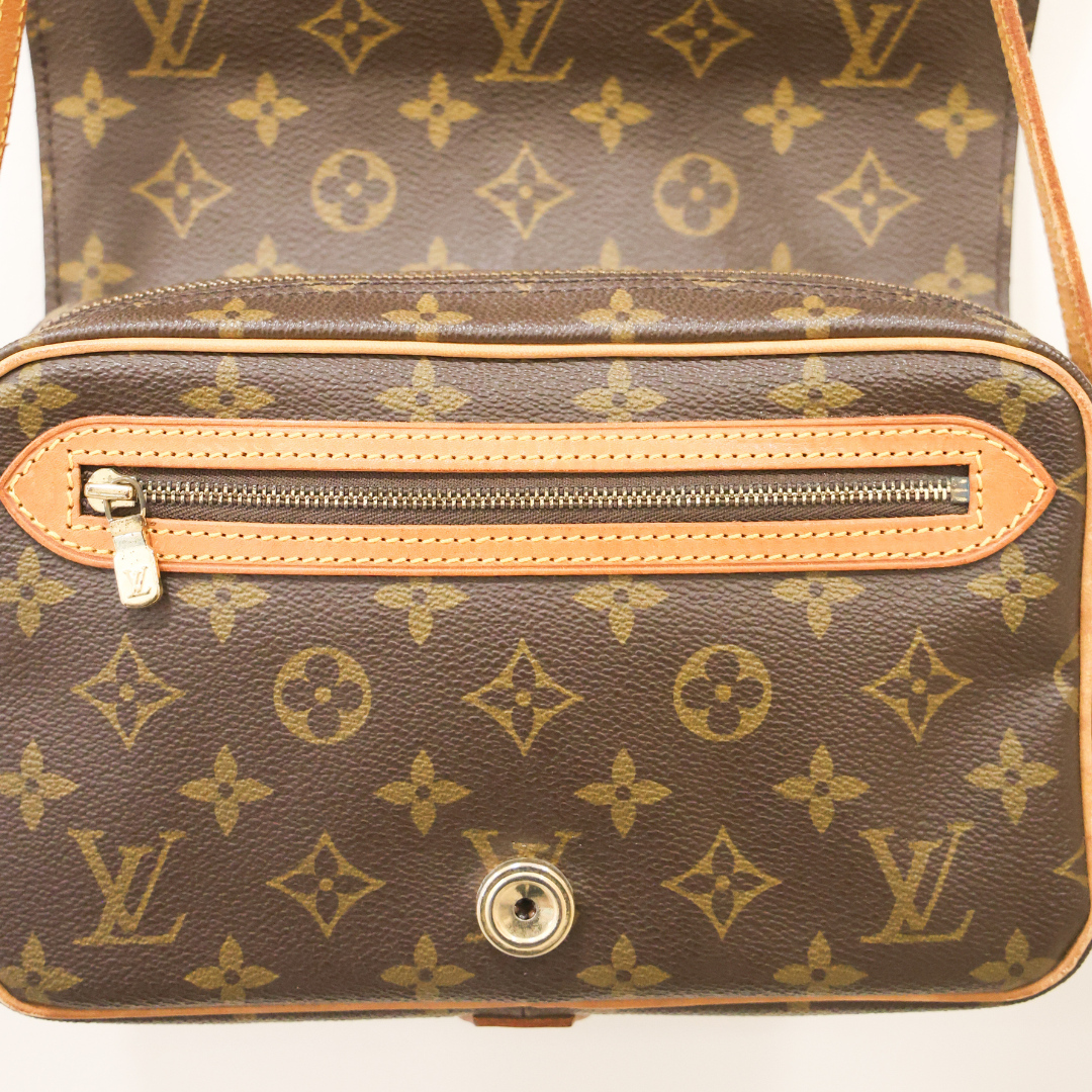 LOUIS VUITTON - Everydays Companion