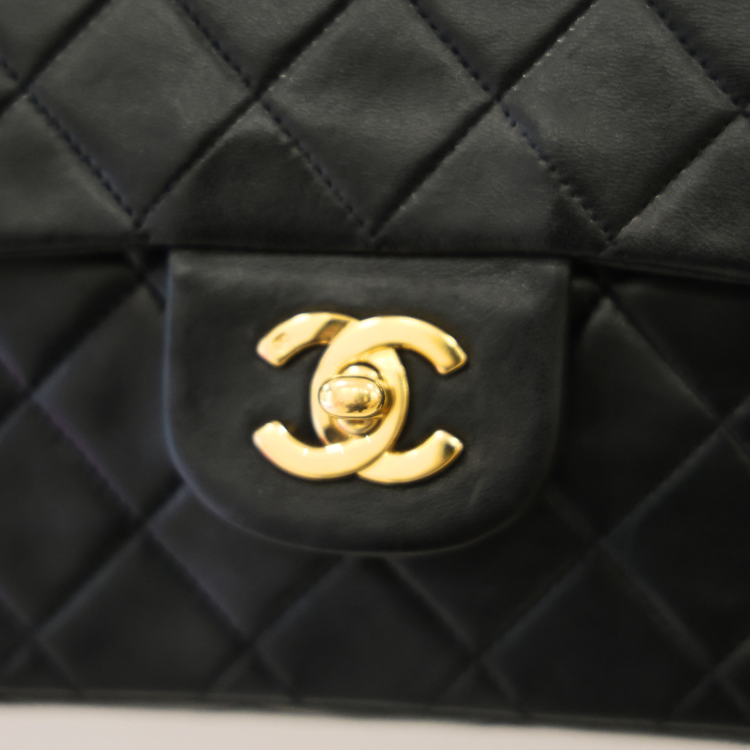 CHANEL - Classique 25' black