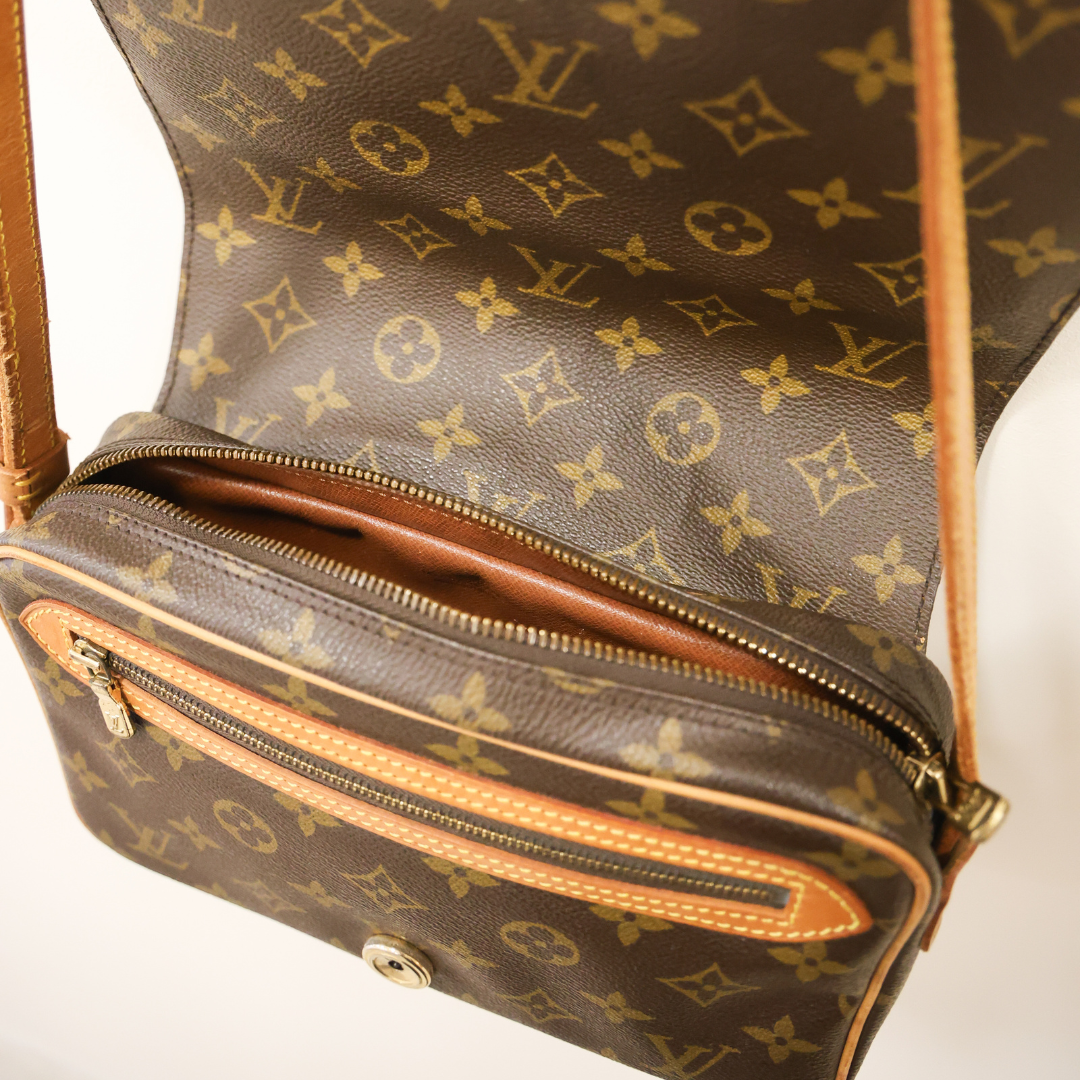 LOUIS VUITTON - Everydays Companion