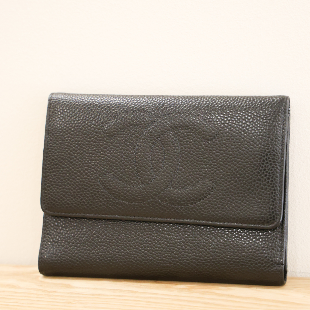 CHANEL - Portefeuille noir grainé