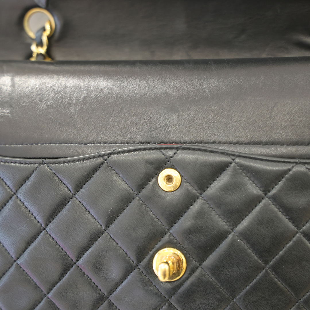 CHANEL - Classique 25' black