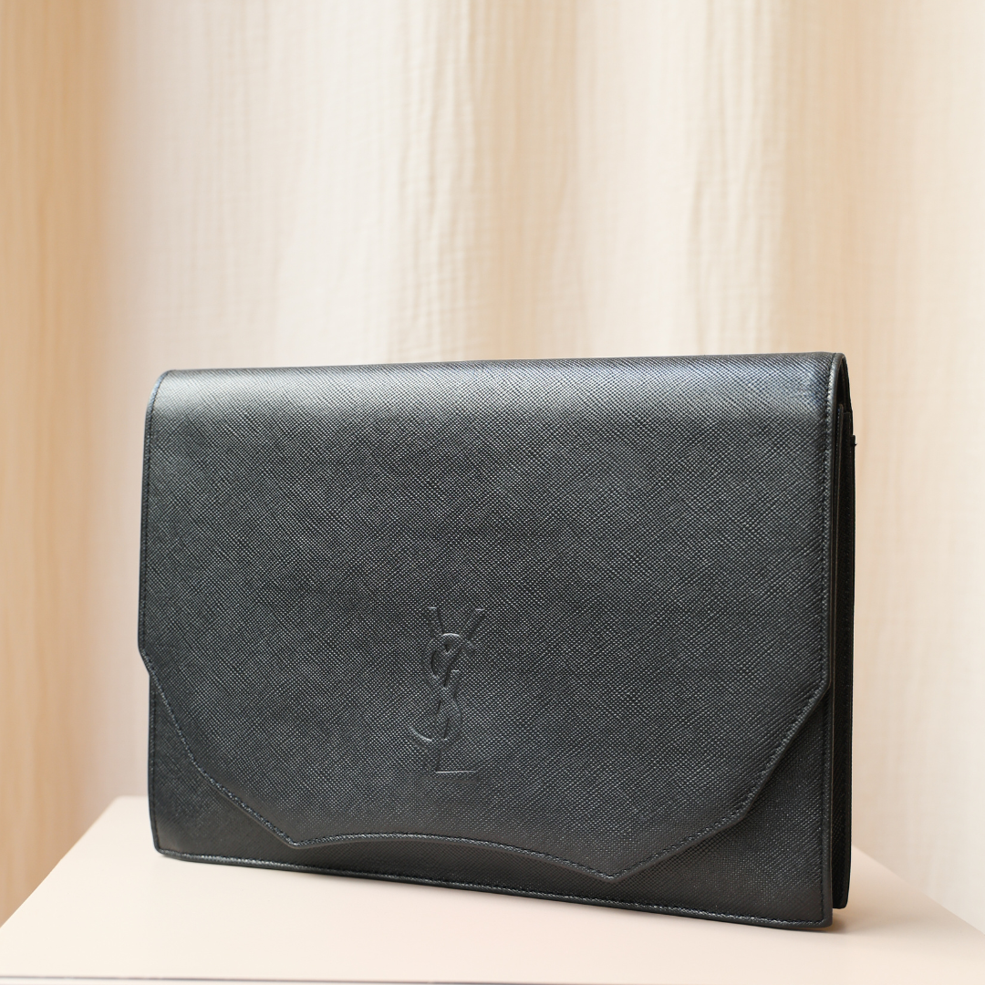 YVES SAINT LAURENT - Pochette