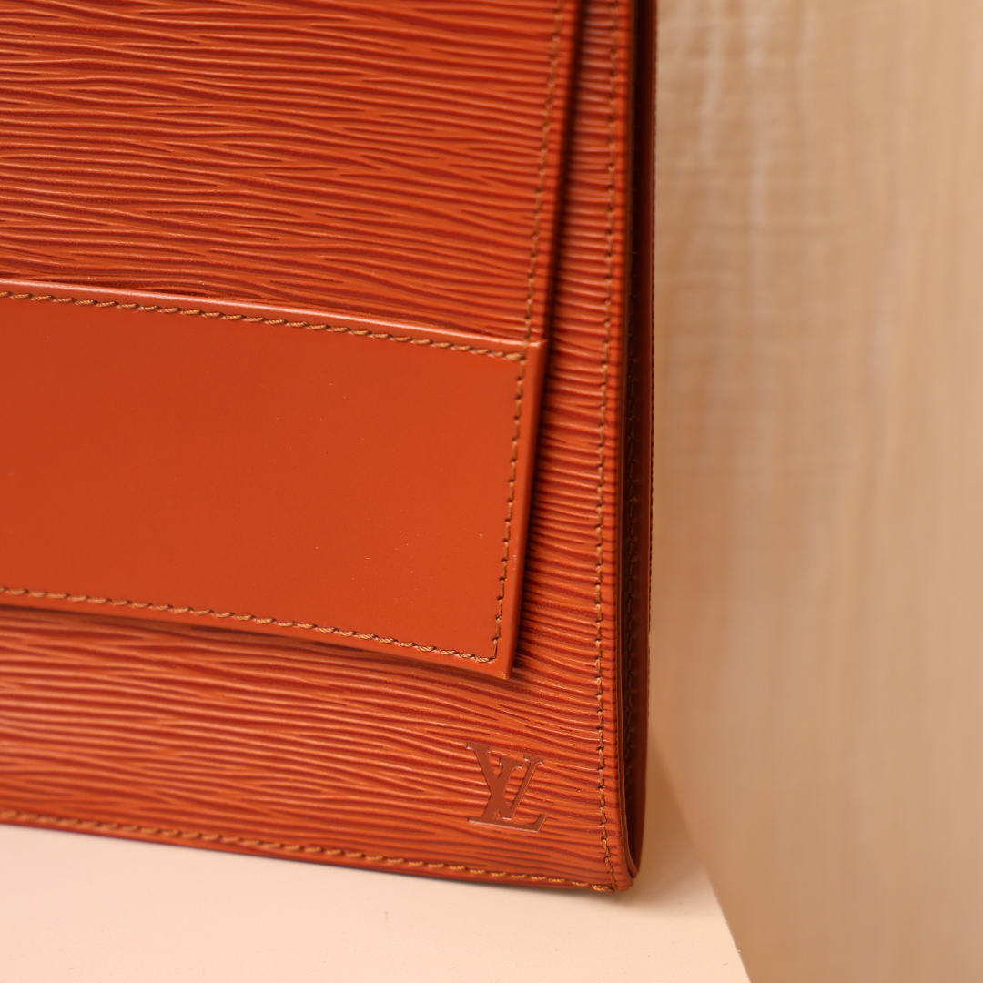 LOUIS VUITTON - Pochette Epi Tan