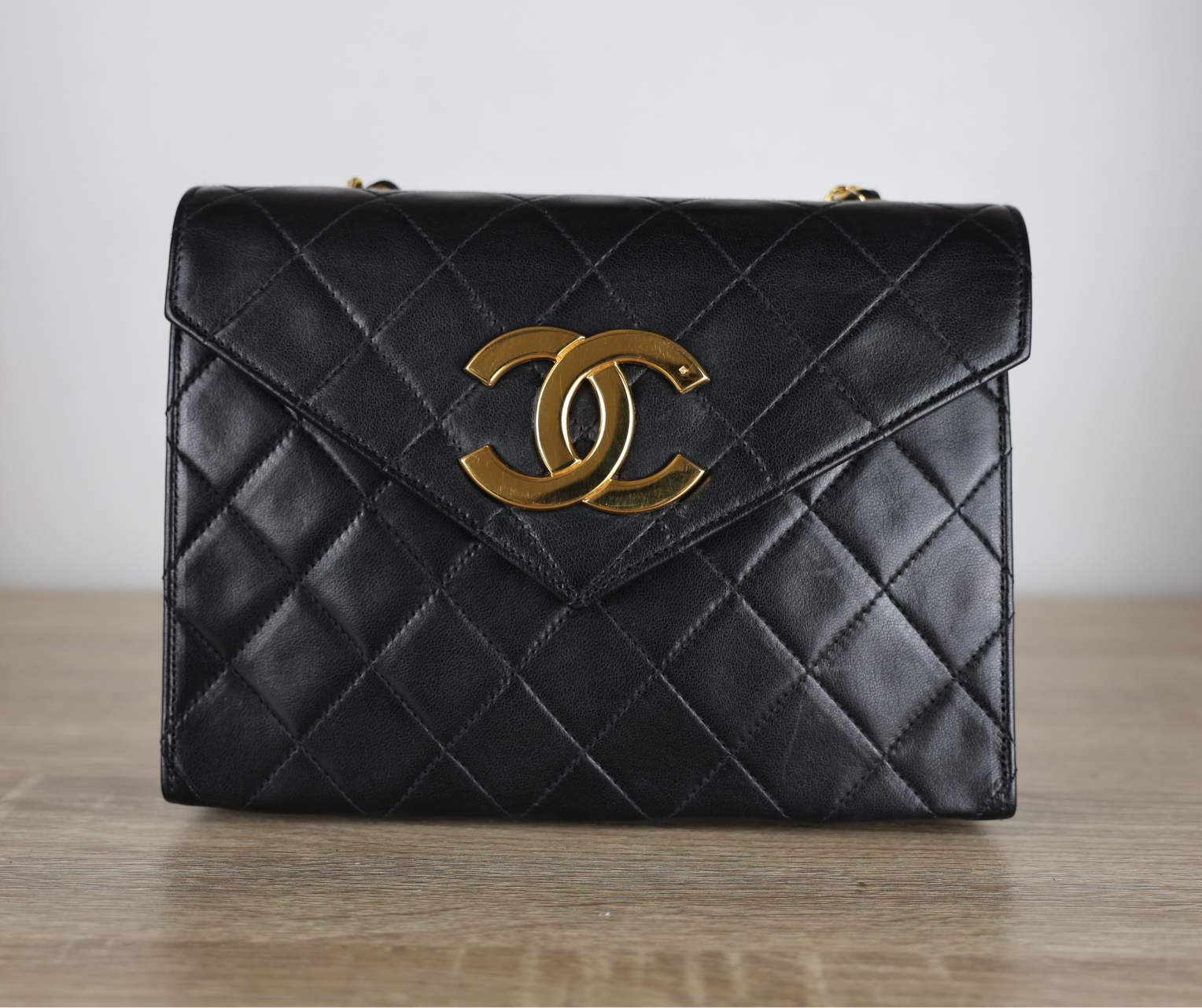 CHANEL - Classique Carré