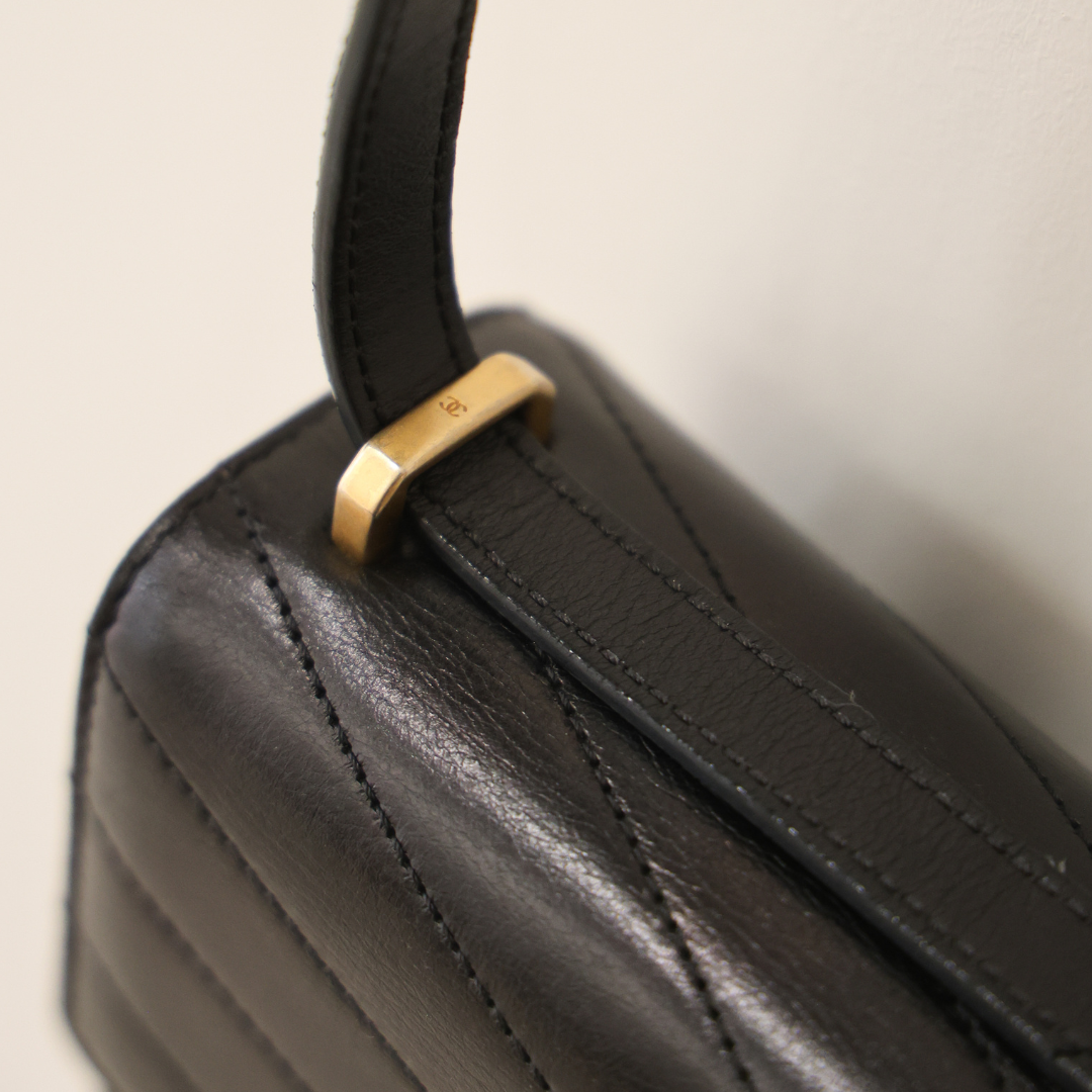 CHANEL - Noir & Bandoulière Bijou