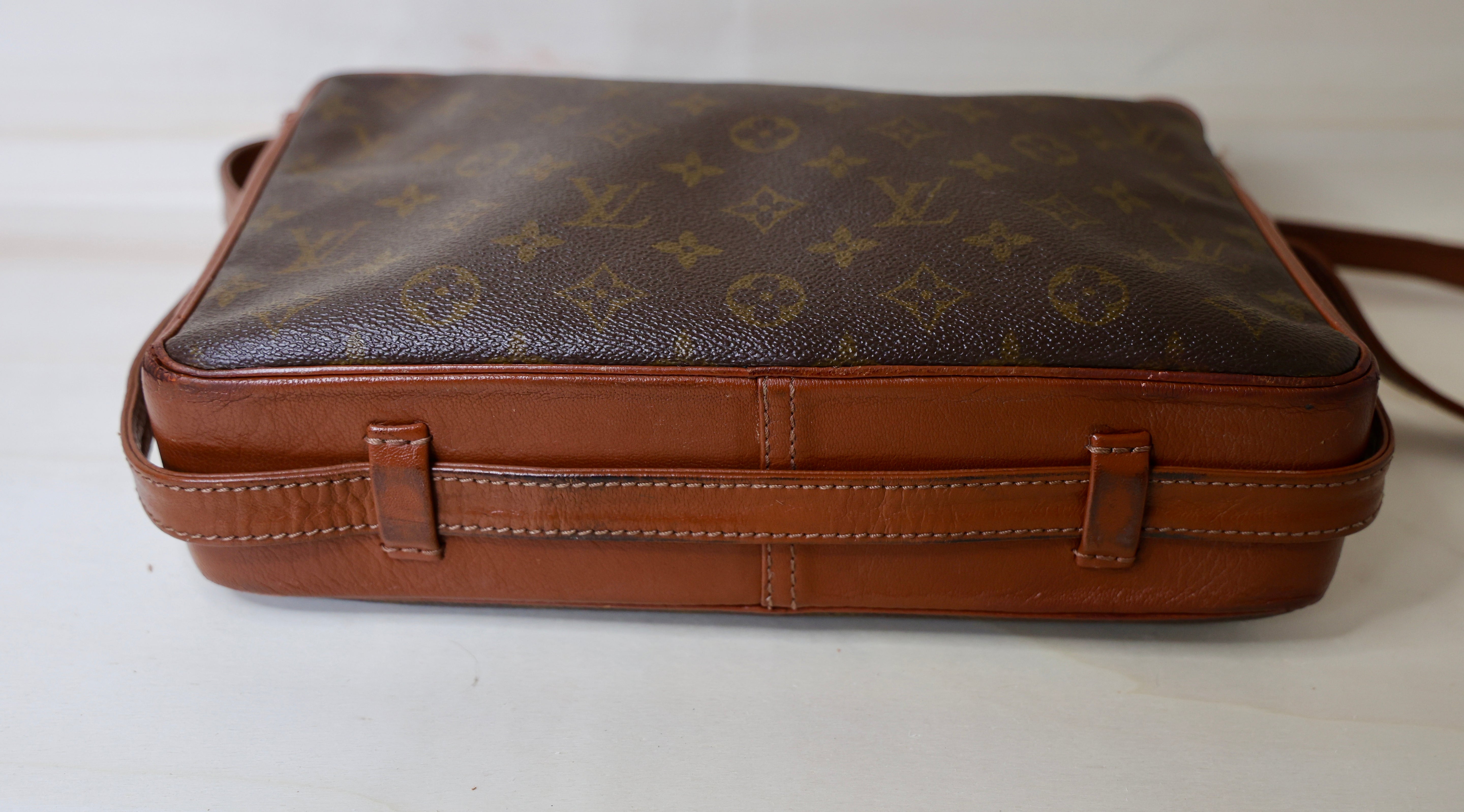 Louis Vuitton - Sac Besace